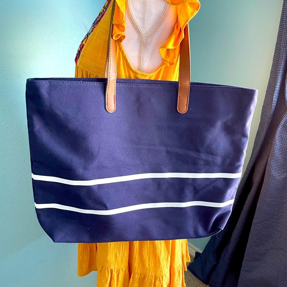 New White House Black Market Tote